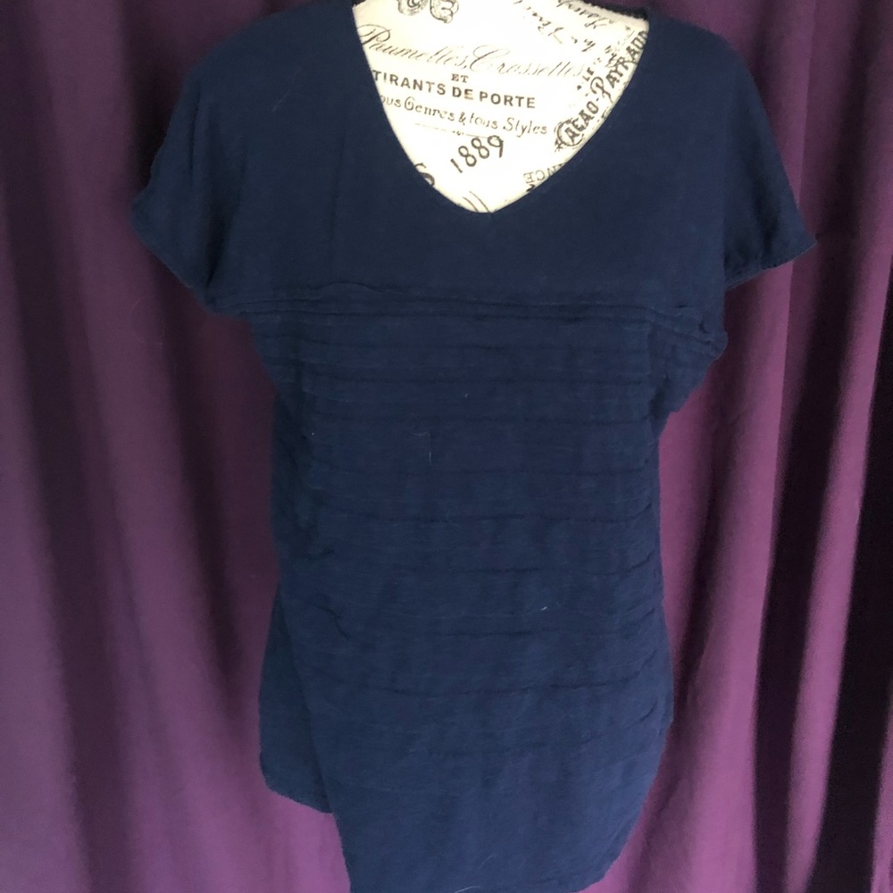 Navy blue tee